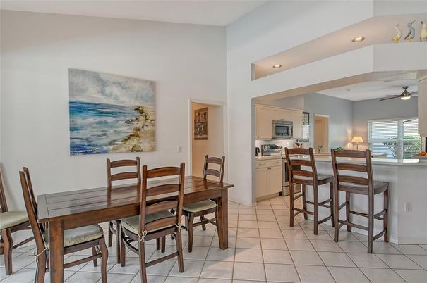 Dining room, Interior, Kitchen, Recessed Lighting