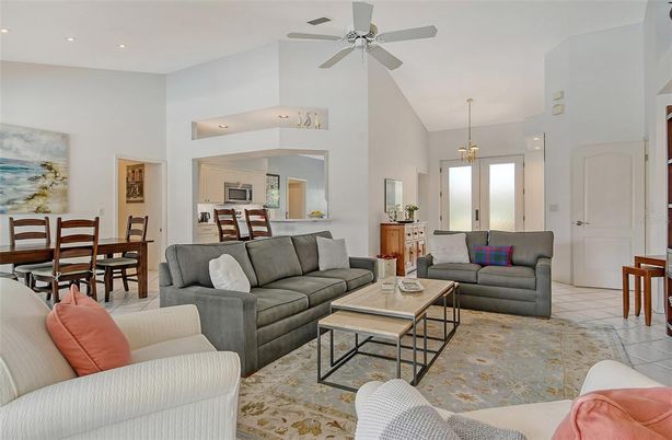 Dining room, Interior, Living room, Pendant Lights, Recessed Lighting