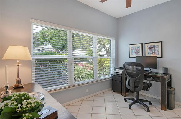 Home Office, Interior