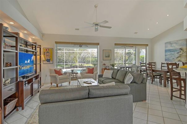Dining room, Interior, Living room, Recessed Lighting