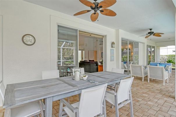 Dining room, Interior
