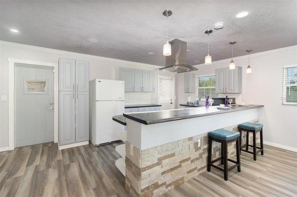 Interior, Kitchen, Pendant Lights, Recessed Lighting, Wood Texture Flooring