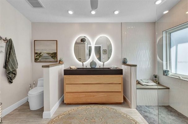 Bathroom, Interior, Recessed Lighting
