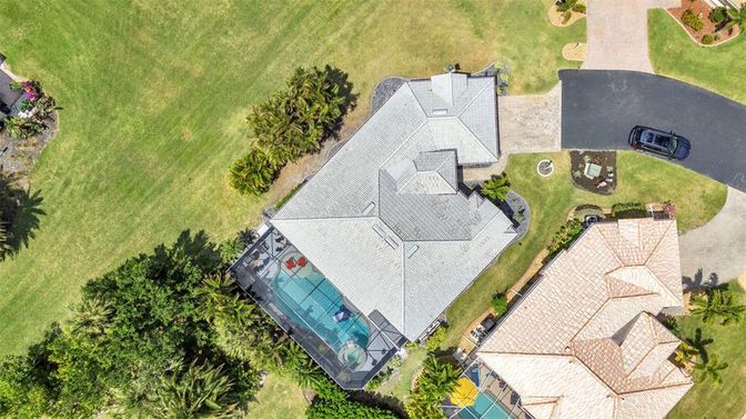 Exterior, Drone