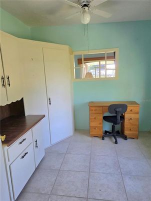 Home Office, Interior