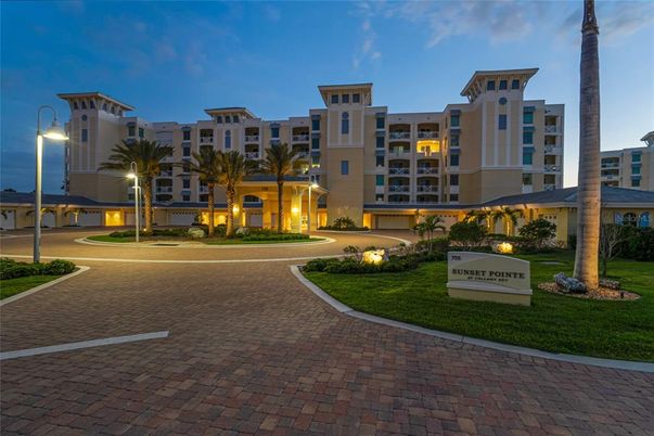 Exterior, Facade, Condo Building