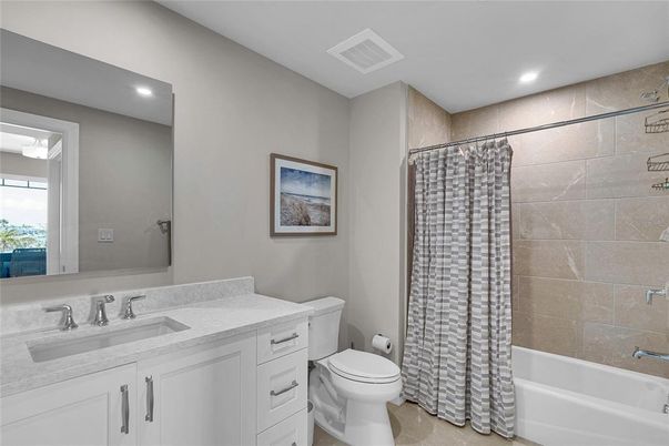 Bathroom, Interior, Recessed Lighting
