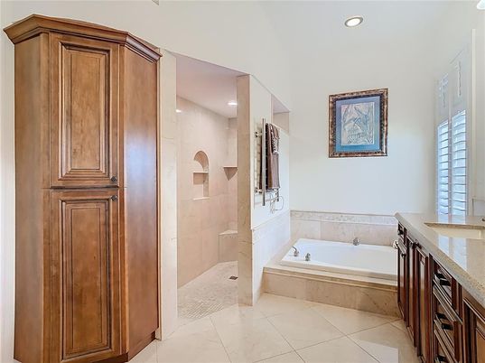 Bathroom, Interior, Recessed Lighting