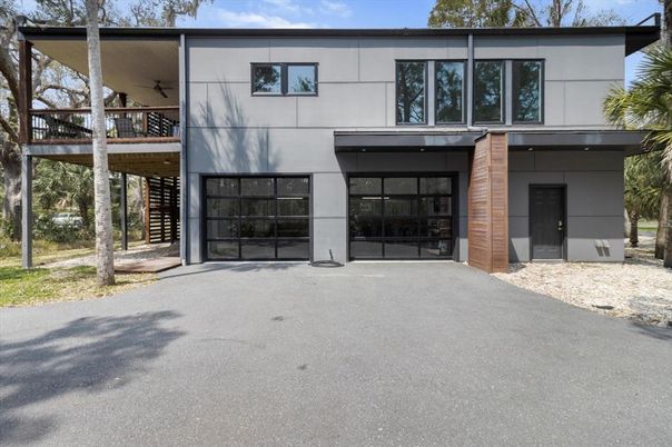 Attached, Exterior, Facade, Modern