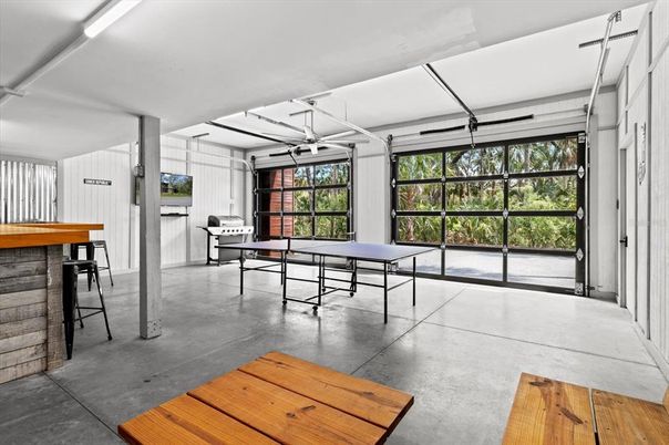 Game Room, Garage, Interior