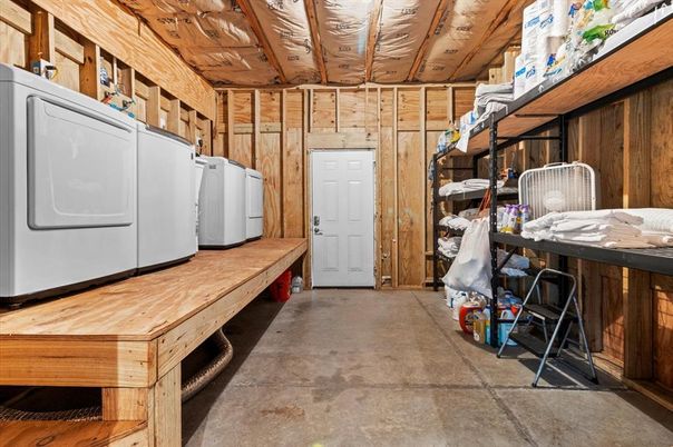 Interior, Washer, Wooden Ceilings, Wooden Walls