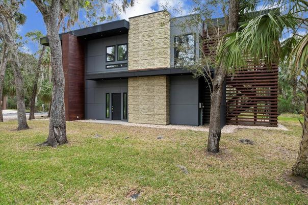 Backyard, Exterior, Facade, Modern