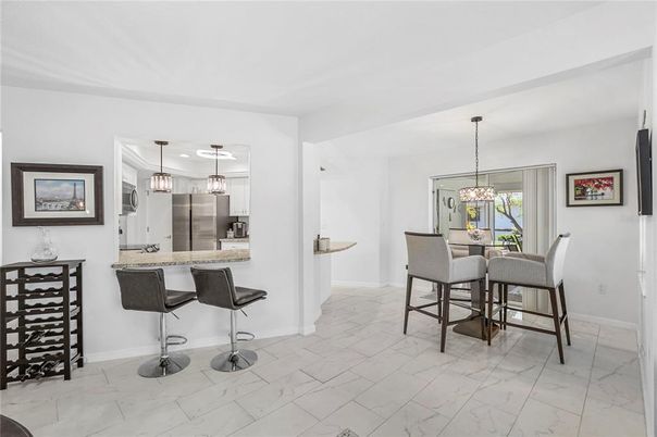 Dining room, Interior, Kitchen, Marble, Pendant Lights, Stainless Steel Appliances