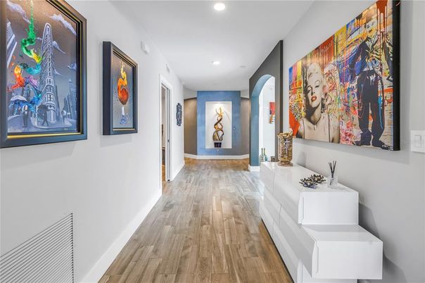 Interior, Recessed Lighting, Wood Texture Flooring