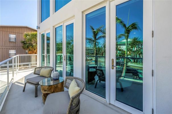 Exterior, Sun Room