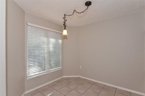 Empty room, Interior, Pendant Lights