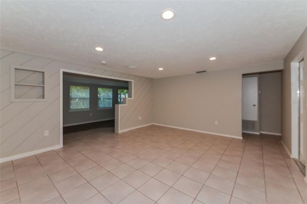 Empty room, Interior, Recessed Lighting