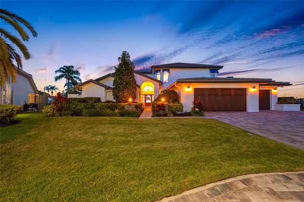 Attached, Backyard, Exterior, Facade, Modern