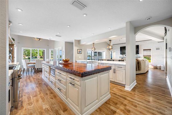Dining room, Interior, Kitchen, Pendant Lights, Recessed Lighting, Wood Texture Flooring