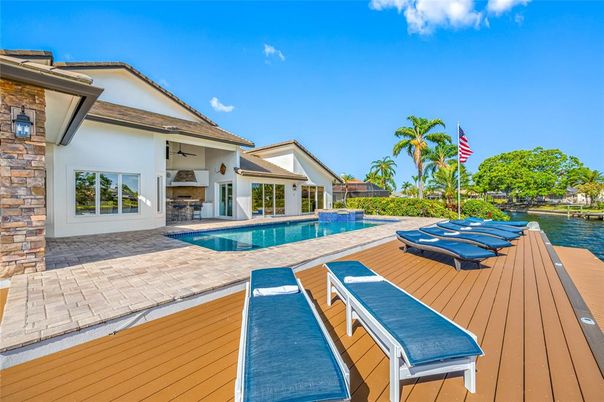 Exterior, Pool, Water