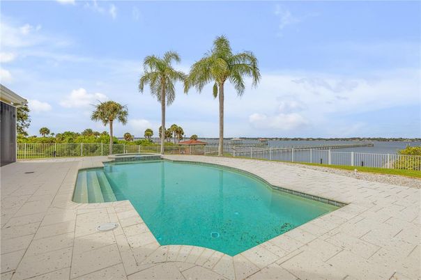 Exterior, Pool, Water