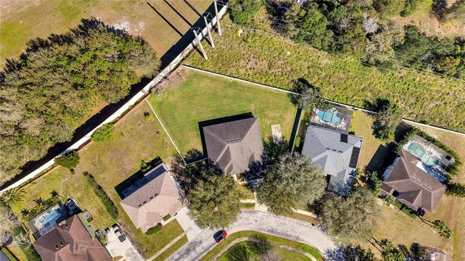 Exterior, Drone