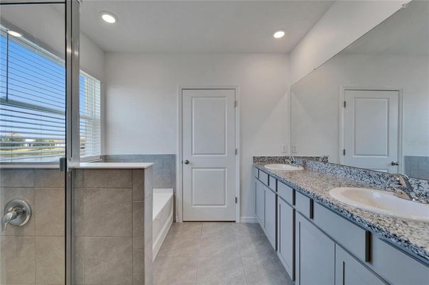Bathroom, Dual Sink Vanities, Interior, Recessed Lighting