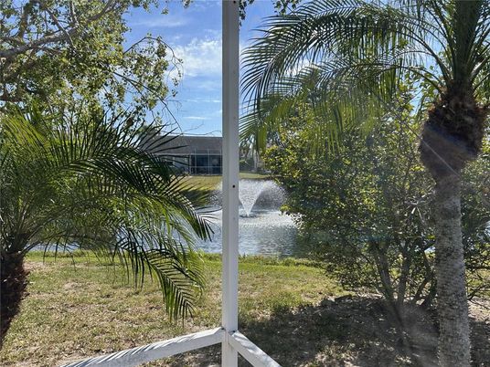 Exterior, Lake