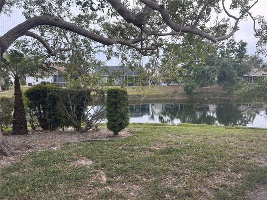 Exterior, Lake