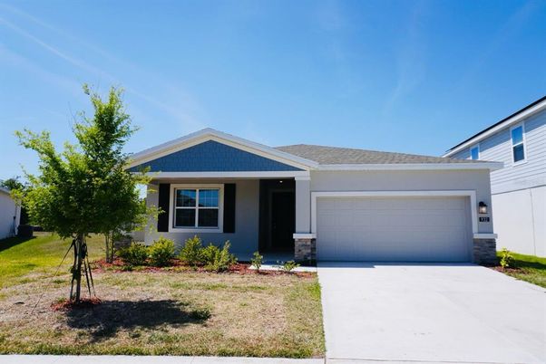 Attached, Exterior, Facade, American Craftsman