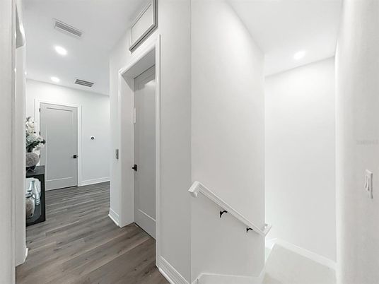 Interior, Recessed Lighting, Wood Texture Flooring