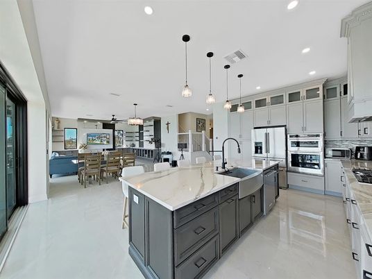 Dining room, Interior, Kitchen, Pendant Lights, Recessed Lighting, Stainless Steel Appliances