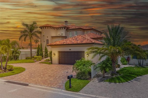 Attached, Exterior, Facade, Mediterranean