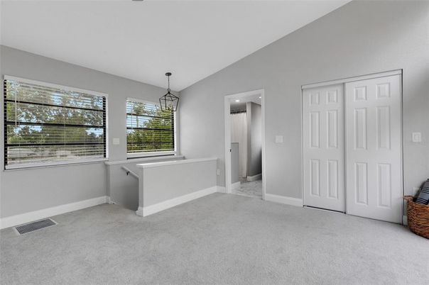 Empty room, Interior, Pendant Lights