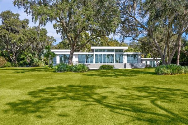 Backyard, Exterior, Facade, Modern