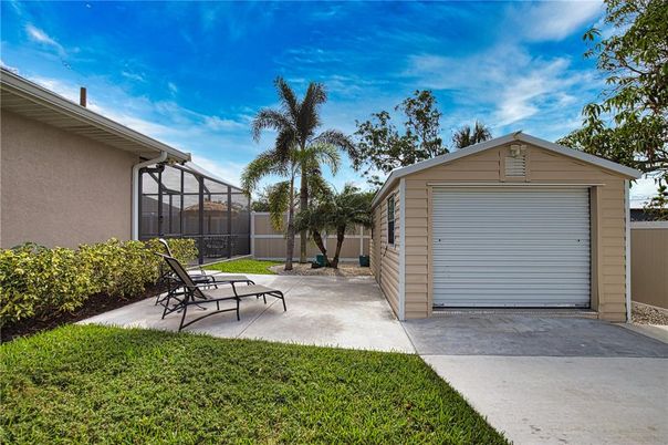 Detached Garage, Exterior