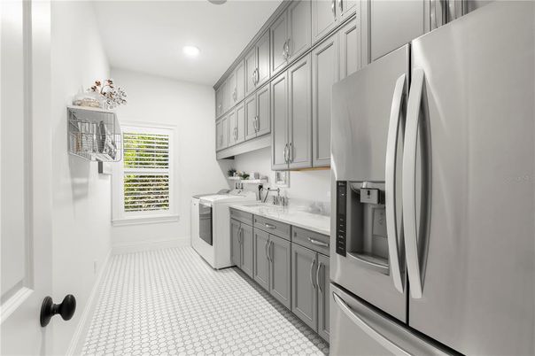 Interior, Kitchen, Recessed Lighting, Washer