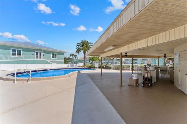 Exterior, Pool