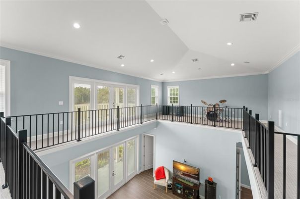 Interior, Recessed Lighting, Wood Texture Flooring