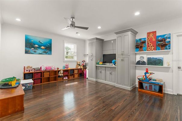 Interior, Recessed Lighting, Wood Texture Flooring