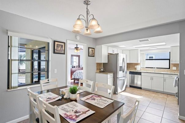 Dining room, Interior, Kitchen, Stainless Steel Appliances
