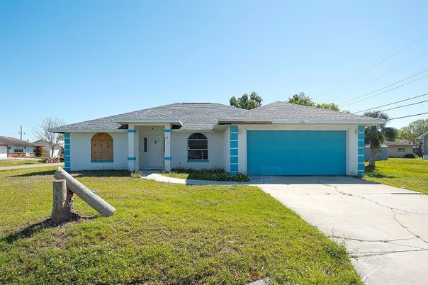 Attached, Backyard, Exterior, Facade, Ranch