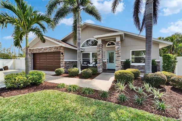 Attached, Exterior, Facade, Ranch