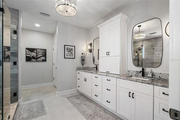 Bathroom, Dual Sink Vanities, Interior, Recessed Lighting