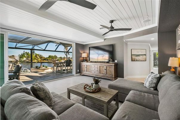 Interior, Living room, Recessed Lighting, Sun Room, Water