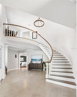 Chandelier, Interior