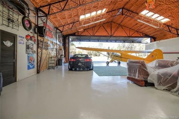 Garage, Interior