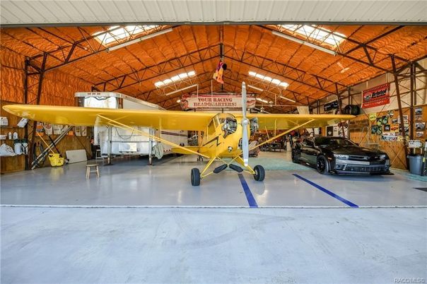 Garage, Interior
