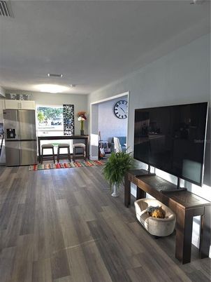 Dining room, Interior, Kitchen, Stainless Steel Appliances, Wood Texture Flooring