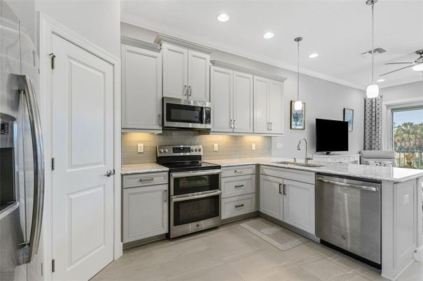 Interior, Kitchen, Pendant Lights, Recessed Lighting, Stainless Steel Appliances